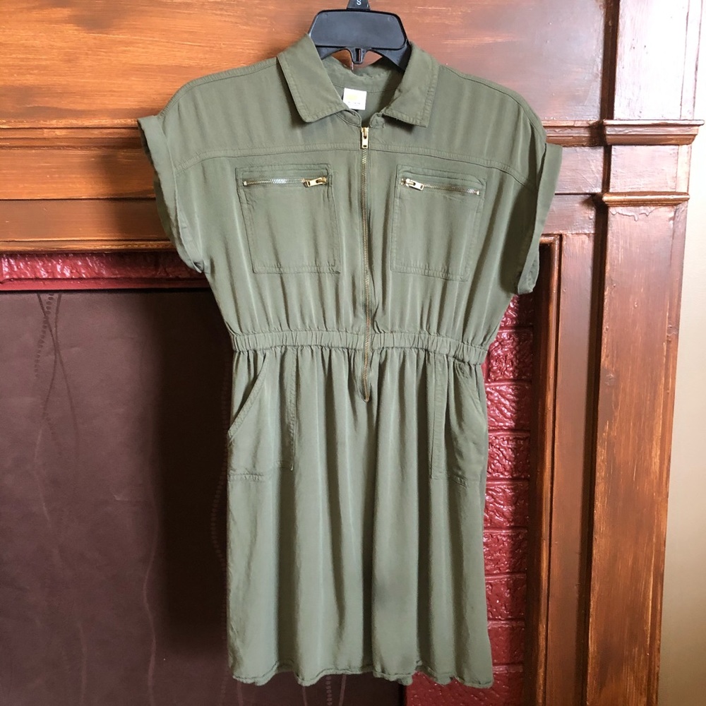 5/$15 Girls green dress